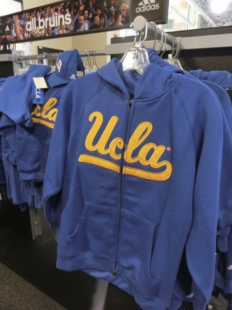 UCLAパーカー