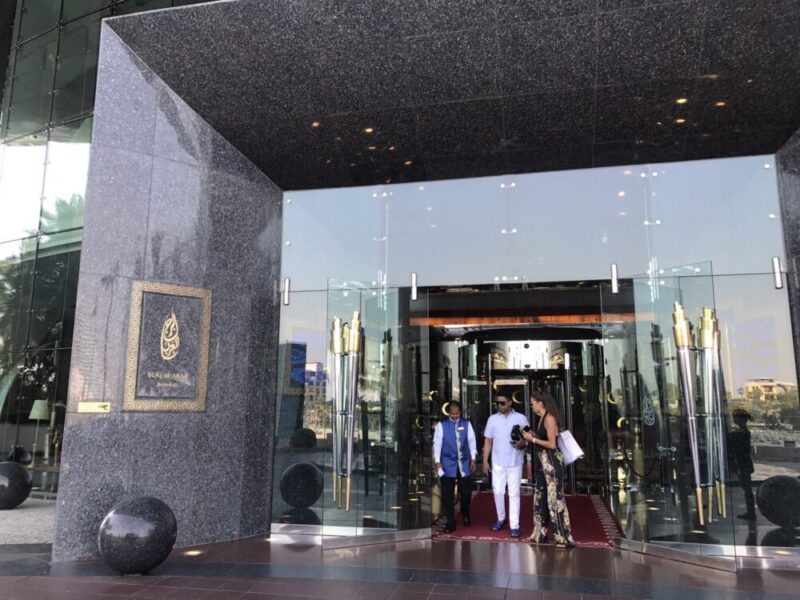 ブルジュアルアラブ入り口