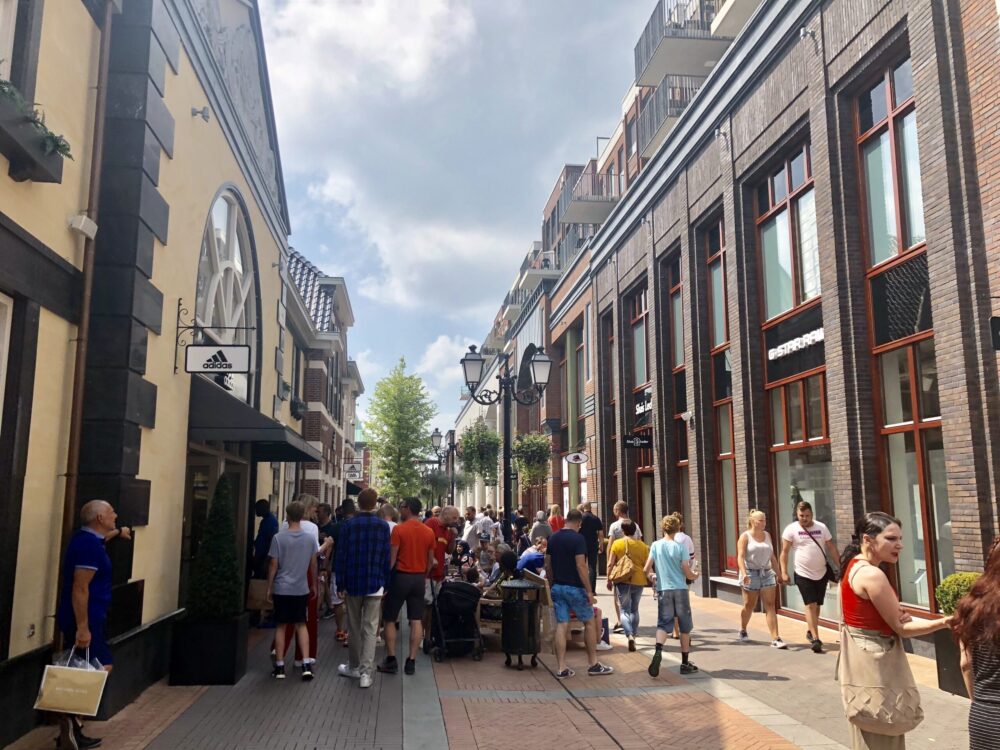 アウトレット内の様子