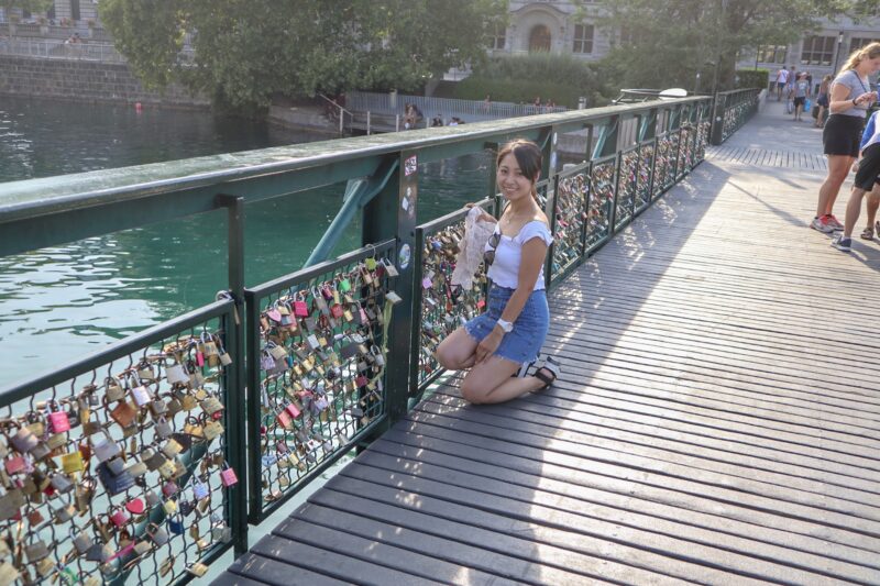 たくさんの南京錠