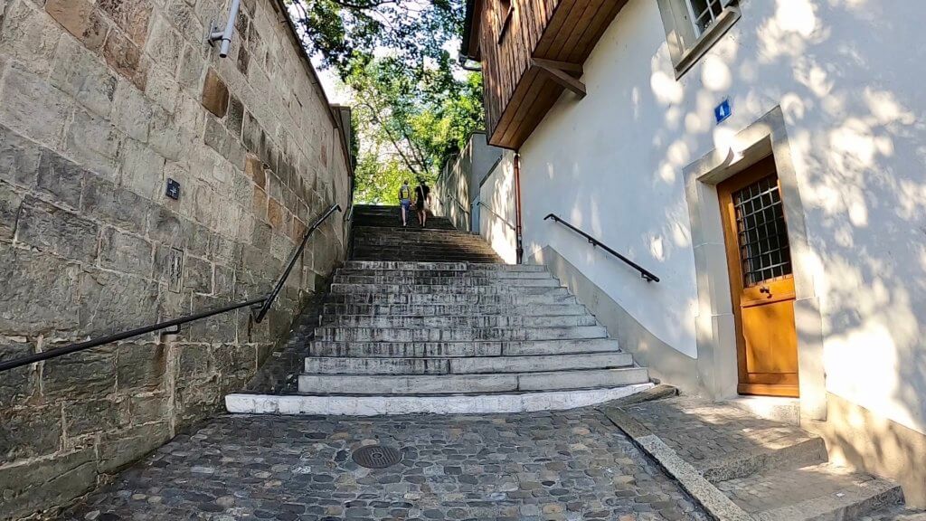 リンデンホフの丘に続く階段