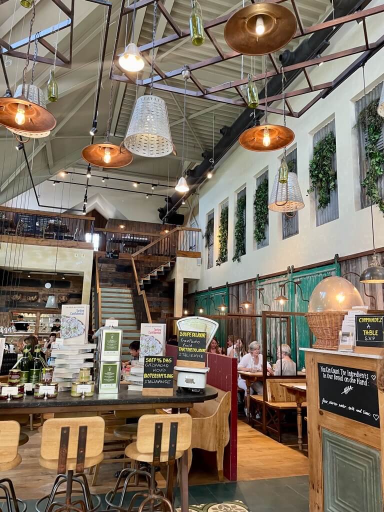 LE PAIN QUOTIDIEN店内