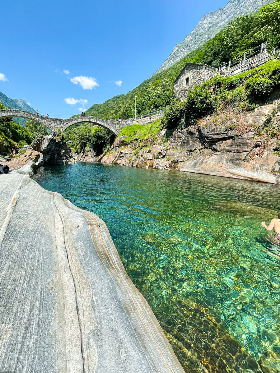 ヴェルツァスカ川（Verzasca River）