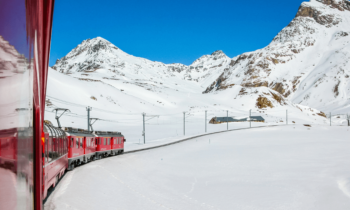 ベルニナ鉄道の冬景色