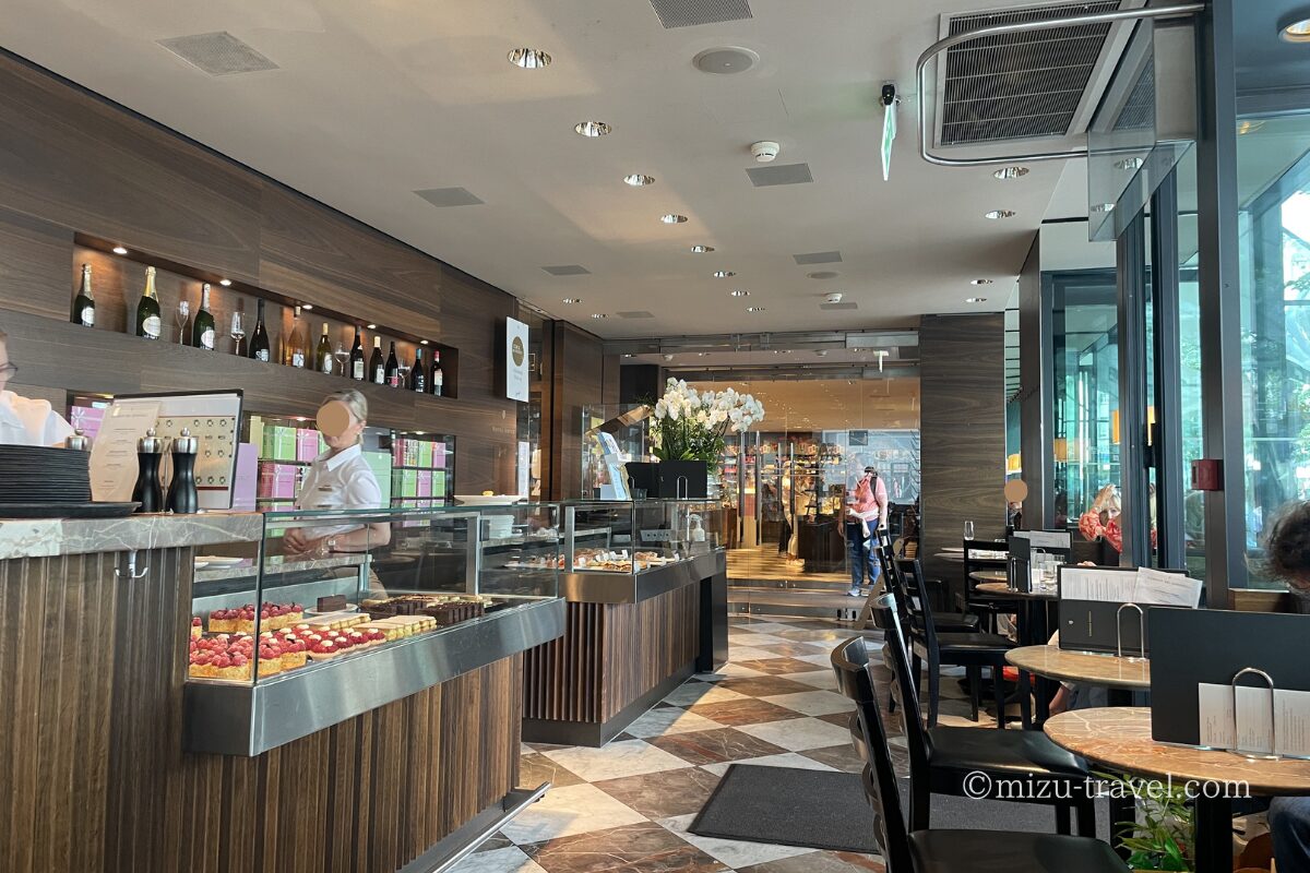 Sprüngliのカフェ