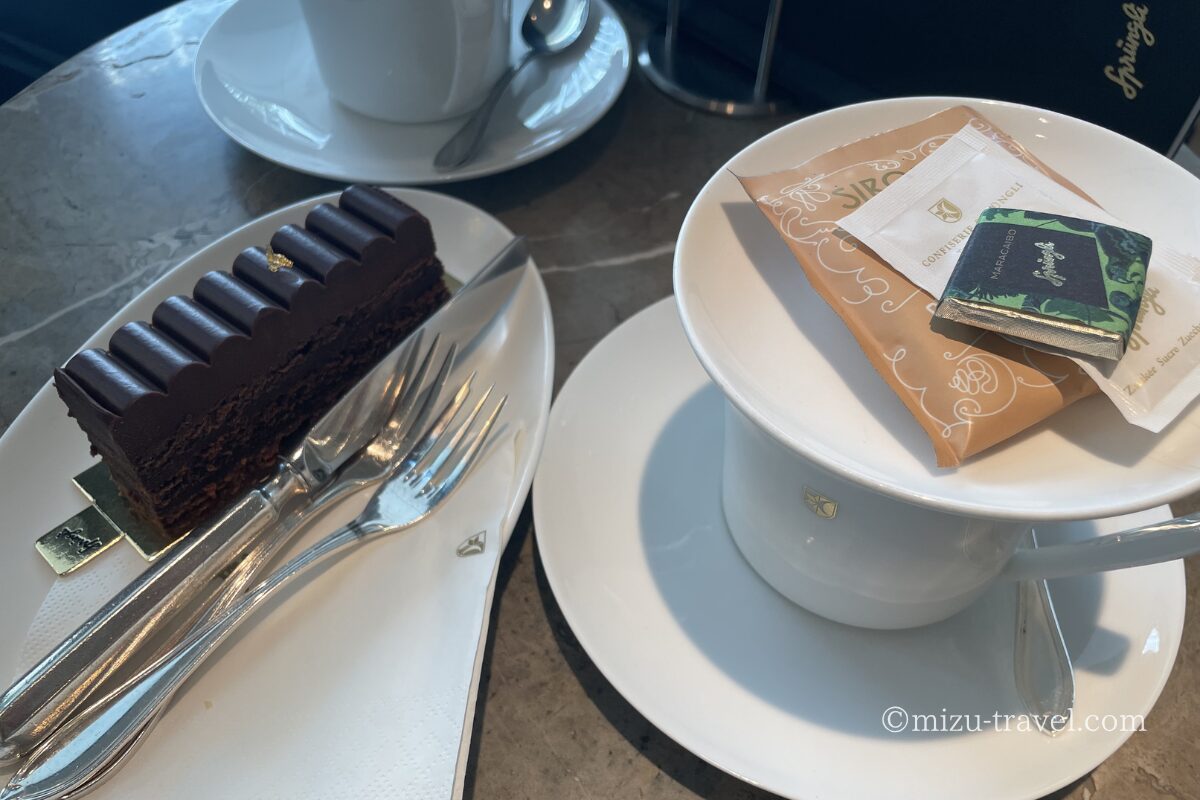 Sprüngliのケーキ